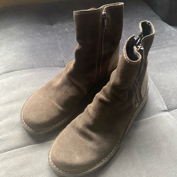 FLY LONDON MONG ANKLE BOOT WITH CHUNKY ZIP 7.5 - Picture 9 of 10